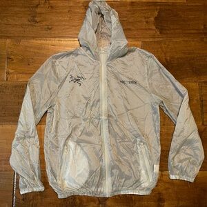 Arc’teryx Light Gray Sheer Fabric See-Through Lightweight Jacket - Men’s Large